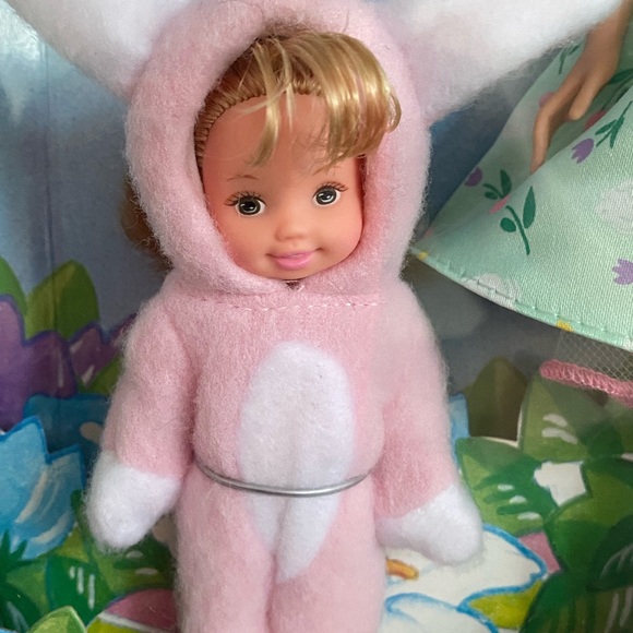 Sold! Vintage Easter Egg Party Barbie and Kelly Doll Gift Set 1999 Mattel NRFB - Picture 6 of 7